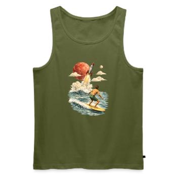 Surreales Surfmotiv mit Rakete und Mond - Männer Premium Bio Tank Top - Khaki - Vorne - Michal (187cm)