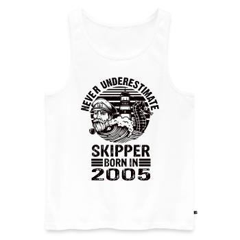 Never Underestimate Skipper né en 2005 - Débardeur bio Premium Homme - blanc - Devant - Michal (187cm)