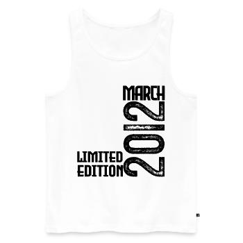 Cadeau Anniversaire Mars 2012. March 2012. mars - Débardeur bio Premium Homme - blanc - Devant - Michal (187cm)