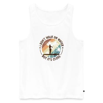 Je ne marche pas sur l’eau mais c’est proche SUP - Débardeur bio Premium Homme - blanc - Devant - Michal (187cm)