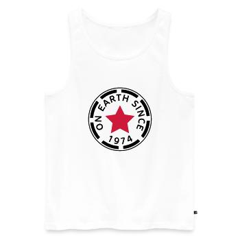on earth since 1974 (de) - Männer Premium Bio Tank Top - Weiß - Vorne - Michal (187cm)