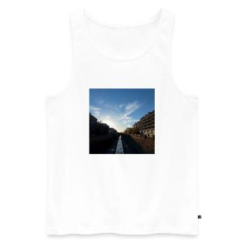 Aus der Mitte entspringt ein Fluss. - Männer Premium Bio Tank Top - Weiß - Vorne - Michal (187cm)