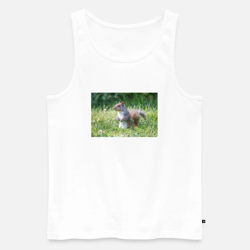 stehendes Grauhörnchen (Sciurus carolinensis) grey - Männer Premium Bio Tank Top - Weiß