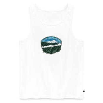 Illustration de montagne sous la forme d’un emblème avec des nuages - Débardeur bio Premium Homme - blanc - Devant - Michal (187cm)