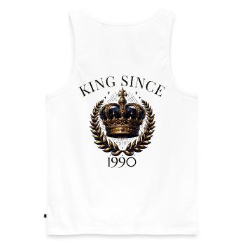 King Since 1990 – Krone Geburtstag Herren Design - Männer Premium Bio Tank Top - Weiß - Hinten - AI Model Male 178 light (178cm)