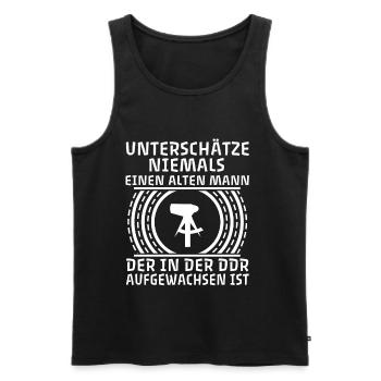 Unterschätze niemals einen alten Mann aus der DDR - Männer Premium Bio Tank Top - Schwarz - Vorne - Michal (187cm)
