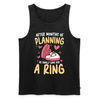 After Months of Planning He Gave Her A Ring - Männer Premium Bio Tank Top - Schwarz - Vorne - Michal (187cm)
