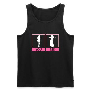 Elle: Femme normale Moi: Danseuse du ventre - Danseuse du ventre - Débardeur bio Premium Homme - noir - Devant - Michal (187cm)