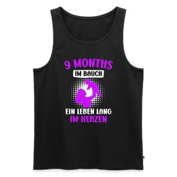9 Monate im Bauch - ein Leben lang im Herzen - Männer Premium Bio Tank Top - Schwarz - Vorne - Michal (187cm)