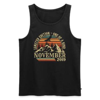 Born in November 2019 - Birthday November 2019 - Men's Premium Organic Tank Top - black - Front - Michal (187cm)