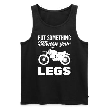 Mettez quelque chose d’excitant entre vos jambes moto - Débardeur bio Premium Homme - noir - Devant - AI Model Male 178 light (178cm)