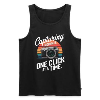 Halten Sie Momente fest, einen Klick nach dem anderen. - Männer Premium Bio Tank Top - Schwarz - Vorne - Michal (187cm)
