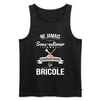 Sous-estimer un quadragénaire qui bricole - Débardeur bio Premium Homme - noir - Devant - AI Model Male 178 light (178cm)