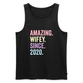 Amazing Wifey Since 2020 - Men's Premium Organic Tank Top - black - Front - Michal (187cm)