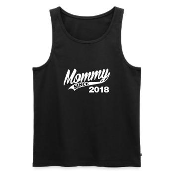 Mommy Since 2018 - Männer Premium Bio Tank Top - Schwarz - Vorne - Michal (187cm)