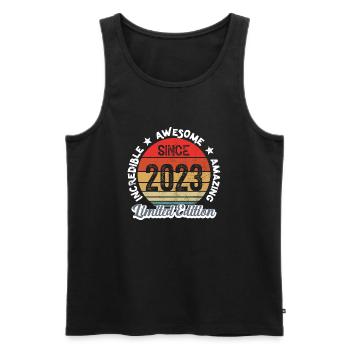 Erstaunlich seit 2023 - Jubiläum - Männer Premium Bio Tank Top - Schwarz - Vorne - Michal (187cm)