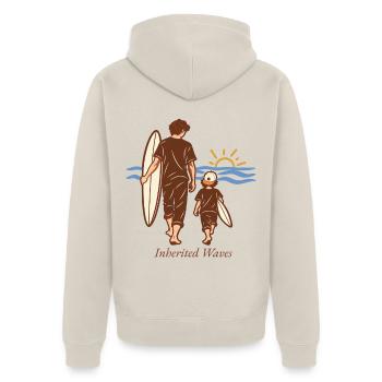 Geerbte Wellen. Vater und Sohn Surfer - Unisex Premium Bio Zip Hoodie - Beige - Hinten - Thijin (182cm)
