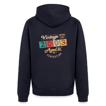Original 2003 Jahrgang - 2003 Geburtstagsgeschenk - Unisex Premium Bio Zip Hoodie - Navy - Hinten - Nico (187cm)