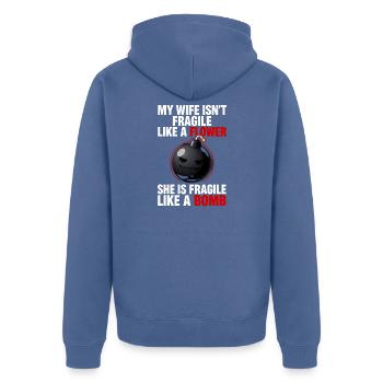 Female Strength Bomb Grafiken - Unisex Premium Bio Zip Hoodie - Taubenblau - Hinten - Nico (187cm)