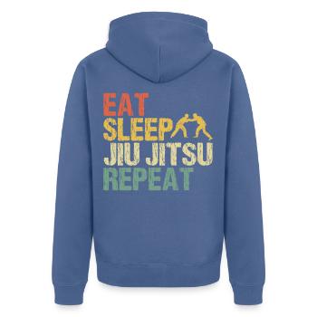 Jiu Jitsu Kampfsport Eat Sleep Repeat Retro Spruch - Unisex Premium Bio Zip Hoodie - Taubenblau - Hinten - Nico (187cm)