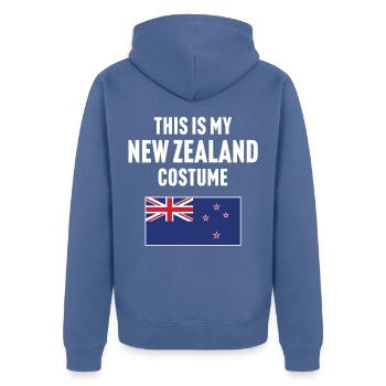 Das ist mein Neuseeland Kostüm - Unisex Premium Bio Zip Hoodie - Taubenblau - Hinten - Nico (187cm)
