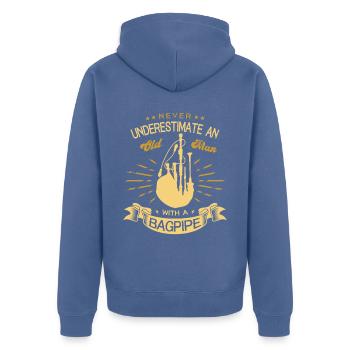 Unterschätze Niemals Einen Alten Mann Mit - Unisex Premium Bio Zip Hoodie - Taubenblau - Hinten - Nico (187cm)