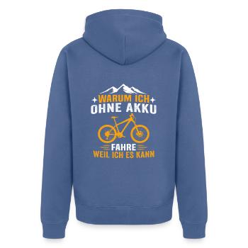 warum ich ohne akku fahre weil ich es kann mtb - Unisex Premium Bio Zip Hoodie - Taubenblau - Hinten - Nico (187cm)