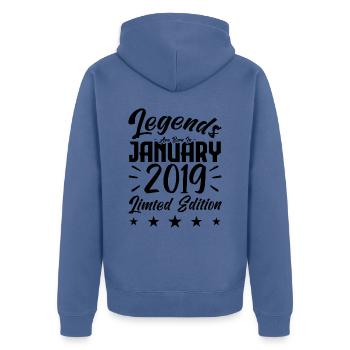 Naissance En Janvier 2019. Cadeau d'anniversaire. - Veste à capuche bio Premium Unisexe - bleu pigeon - Dos - Nico (187cm)