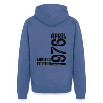 Geschenk April 1976. Jahrestag April 1976. April. - Unisex Premium Bio Zip Hoodie - Taubenblau - Hinten - Nico (187cm)
