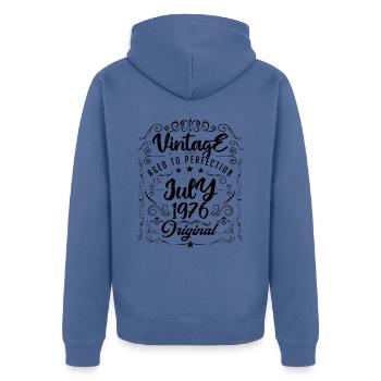 Jahrgang Geboren im Juli 1976 Jubiläum Juli - Unisex Premium Bio Zip Hoodie - Taubenblau - Hinten - Nico (187cm)
