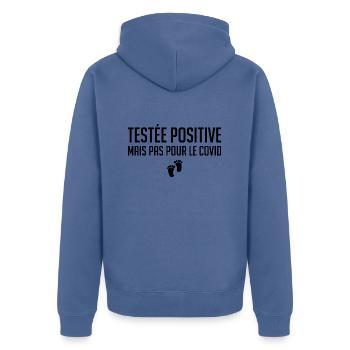 testée positive pas du covid T shirt Grossesse - Veste à capuche bio Premium Unisexe - bleu pigeon - Dos - Nico (187cm)