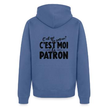 C'est Qui Le Patron C'est Moi Le Patron - Veste à capuche bio Premium Unisexe - bleu pigeon - Dos - Nico (187cm)