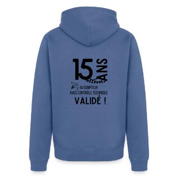 T shirt anniversaire 15 ans - Veste à capuche bio Premium Unisexe - bleu pigeon - Dos - Nico (187cm)