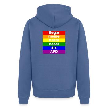 SOGAR MEINE KATZE HASST DIE AFD, NO AFD NO NZS  - Unisex Premium Bio Zip Hoodie - Taubenblau - Hinten - Nico (187cm)