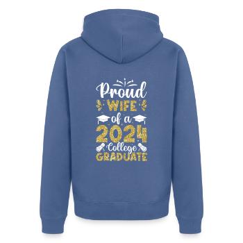 Fière épouse d’un étudiant diplômé de l’université 2024 - Veste à capuche bio Premium Unisexe - bleu pigeon - Dos - Nico (187cm)