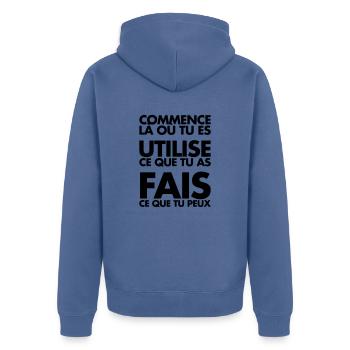COMMENCE LA OU TU ES - Veste à capuche bio Premium Unisexe - bleu pigeon - Dos - Nico (187cm)