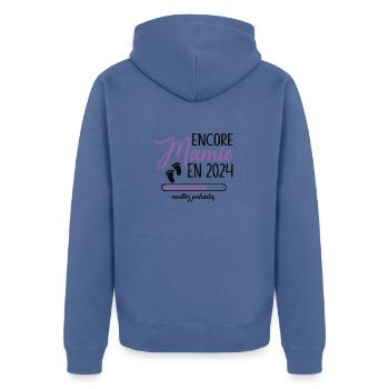 Encore Mamie 2024 Cadeau Future Grand Mère - Veste à capuche bio Premium Unisexe - bleu pigeon - Dos - Nico (187cm)