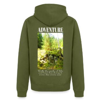 Abenteuer in grüner Waldlandschaft - Unisex Premium Bio Zip Hoodie - Khaki - Hinten - Nico (187cm)