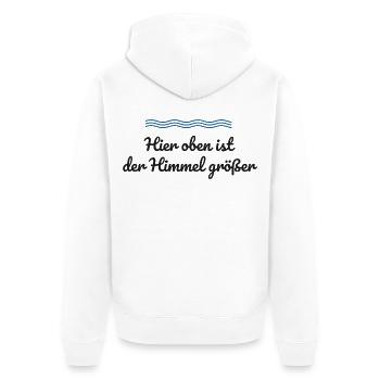 Hier oben ist der Himmel größer – Norddeutschland - Unisex Premium Bio Zip Hoodie - Weiß - Hinten - Thijin (182cm)