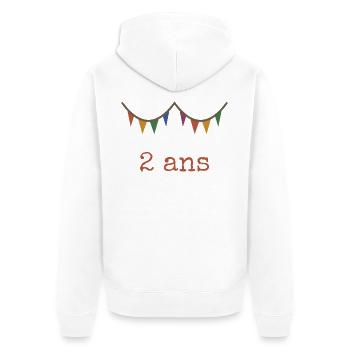 2. 2 JAHRE - Unisex Premium Bio Zip Hoodie - Weiß - Hinten - Thijin (182cm)