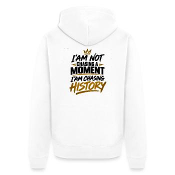 Der Geschichte nachjagen, keine Sekunde - Unisex Premium Bio Zip Hoodie - Weiß - Hinten - Thijin (182cm)