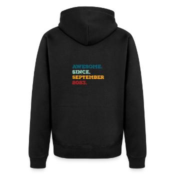 Geburtstag September 2023 Geboren Geburtsjahr - Unisex Premium Bio Zip Hoodie - Schwarz - Hinten - Nico (187cm)