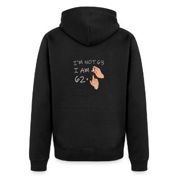 Ich bin nicht 63, ich bin 62 plus 1 Mittelfinger, 63. - Unisex Premium Bio Zip Hoodie - Schwarz - Hinten - Nico (187cm)