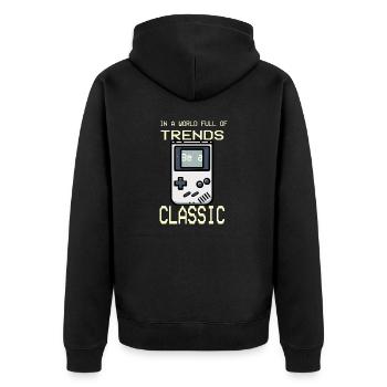 In einer Welt voller Trends sei ein Klassiker! - Unisex Premium Bio Zip Hoodie - Schwarz - Hinten - Nico (187cm)