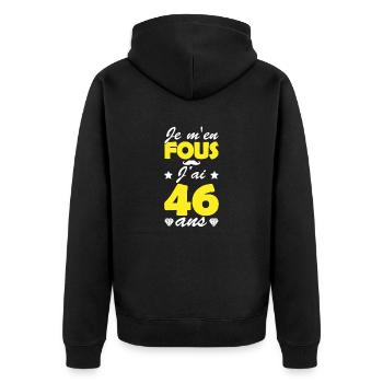 j ai 46 ans / humour anniversaire 46 ans - Veste à capuche bio Premium Unisexe - noir - Dos - Nico (187cm)