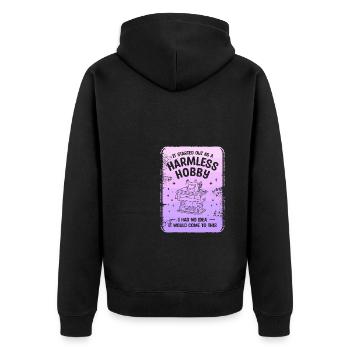 Es begann als harmloses Hobby, von dem ich keine Ahnung hatte - Unisex Premium Bio Zip Hoodie - Schwarz - Hinten - Nico (187cm)