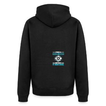 Coaching Fußball Vater Trainer Fußballtrainer - Unisex Premium Bio Zip Hoodie - Schwarz - Hinten - Nico (187cm)