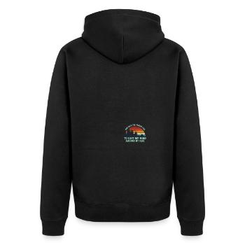 Wald Zitat Retro - Und in den Wald gehe ich - Unisex Premium Bio Zip Hoodie - Schwarz - Hinten - Nico (187cm)