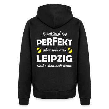 Leipzig Perfekt - Unisex Premium Bio Zip Hoodie - Schwarz - Hinten - Nico (187cm)