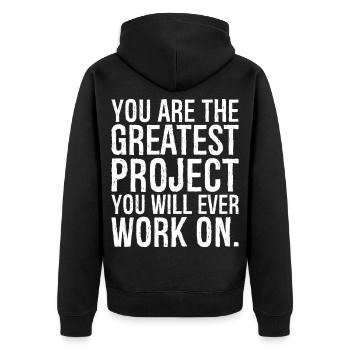 Du bist das größte Projekt, an dem du jemals arbeiten wirst - Unisex Premium Bio Zip Hoodie - Schwarz - Hinten - Nico (187cm)